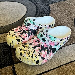 Women’s Classic Crocs Size W10 M8